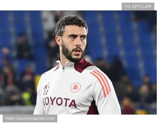 勒沃库森后卫接受专访，谈及与俱乐部就续约进行的初步对话