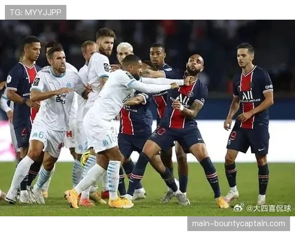 朗斯客场1-2不敌洛里昂,错失追赶巴黎圣日耳曼良机 朗斯客场1-2不敌洛里昂,错失追赶巴黎圣日耳曼良机