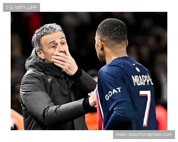 巴黎主帅恩里克续约留任，回绝曼联邀约专注卫冕征程